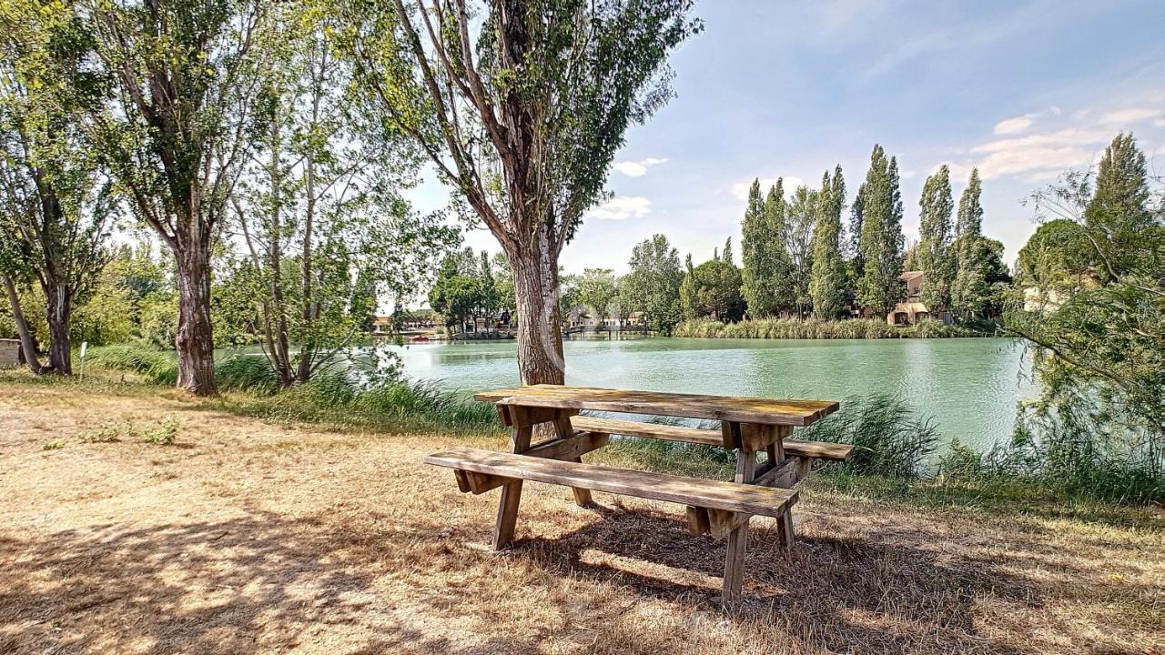 Appartement Village 9 En Residence De Vacances En Camargue 阿爾勒 外观 照片