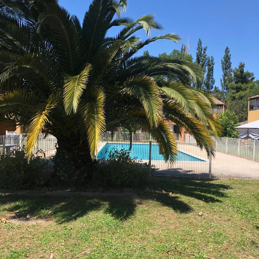 Appartement Village 9 En Residence De Vacances En Camargue 阿爾勒 外观 照片